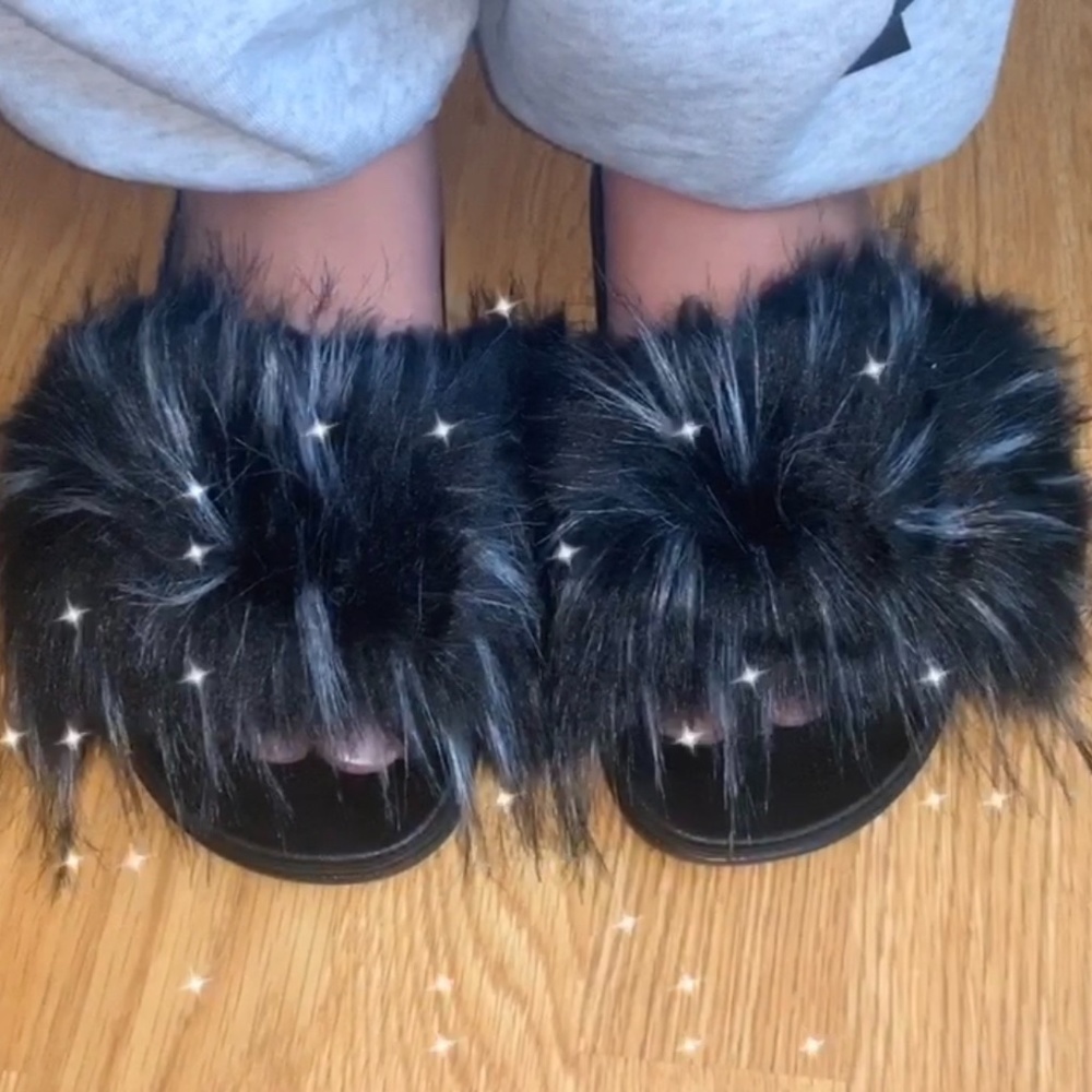Black Fluffy Slides